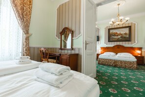 Royal Suite | In-room safe, desk, blackout curtains, soundproofing - Hotel Klarinn (Prague)