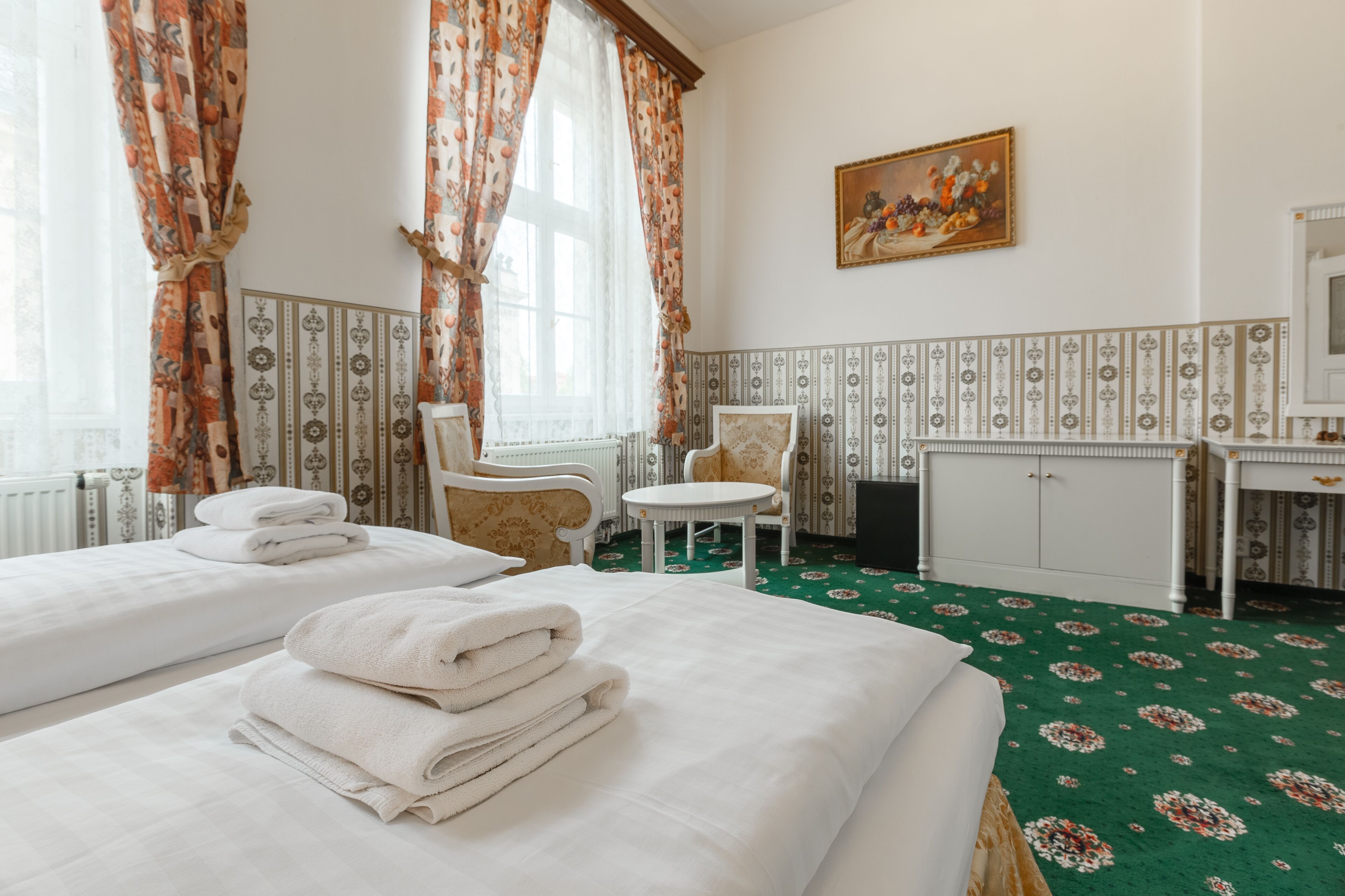 standard double or twin room | in-room safe, desk, blackout curtains, soundproofing