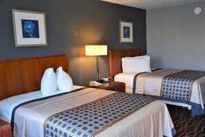 Room, 2 Double Beds, Non Smoking | Desk, iron/ironing board, free cots/infant beds, free WiFi - Travelodge by Wyndham Walterboro (Walterboro)