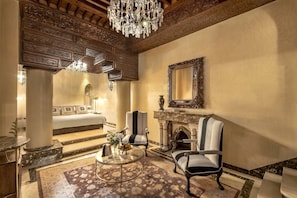 Suite | Premium bedding, down comforters, minibar, in-room safe