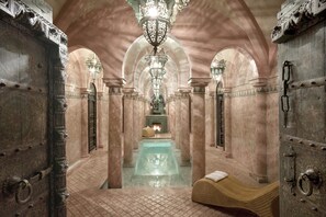 Salas de tratamiento para parejas, un sauna, baño turco/hammam