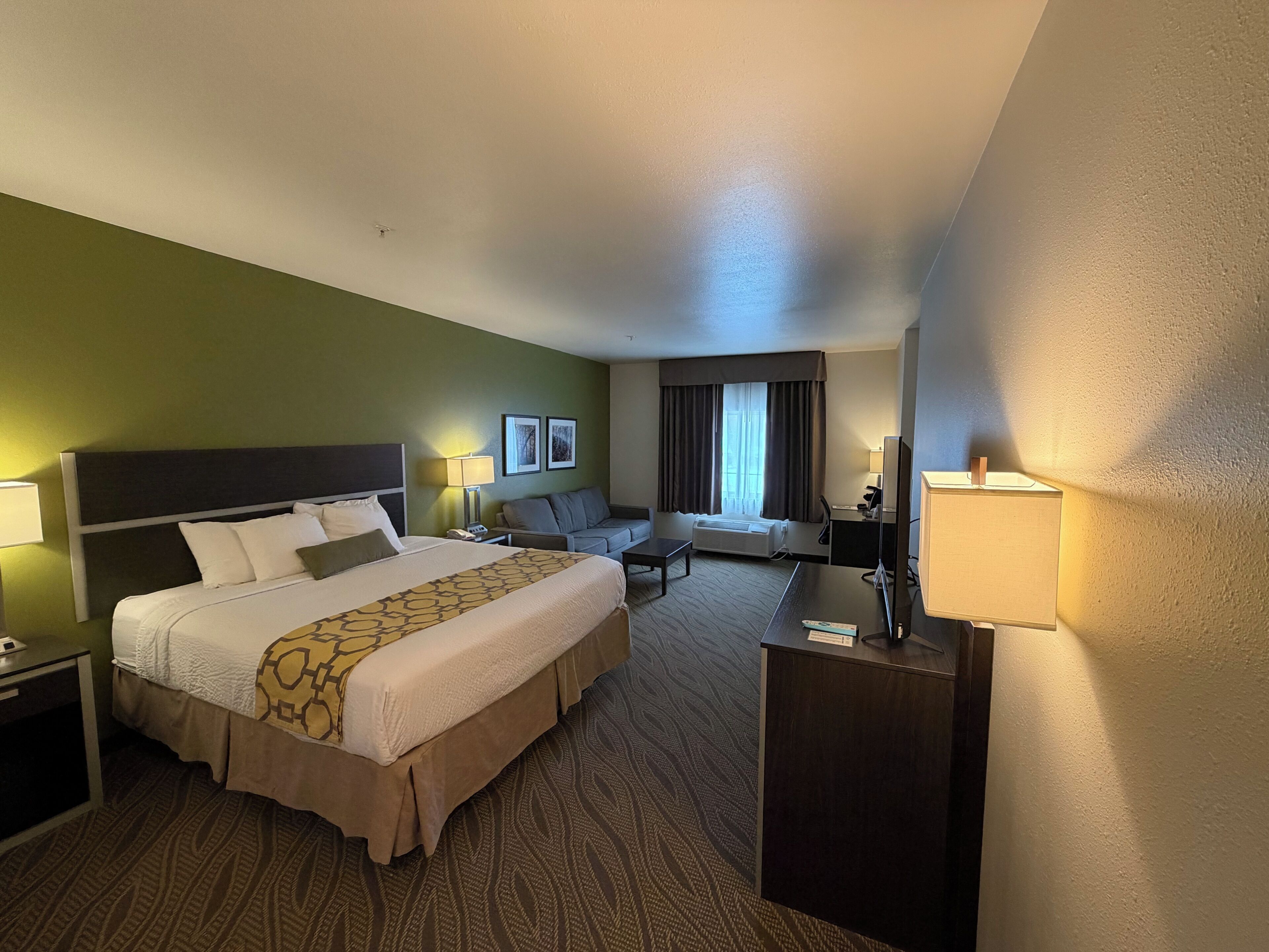Family Studio Suite, 1 King Bed, Non Smoking (1 King bed and 2 Full XL Beds) | Desk, iron/ironing board, free cots/infant beds, rollaway beds