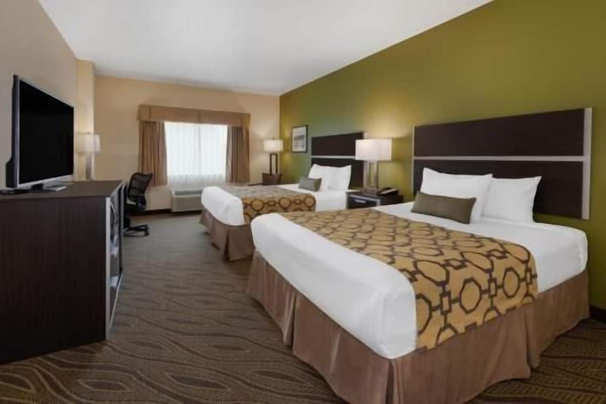 In-room safe, desk, iron/ironing board, free cribs/infant beds