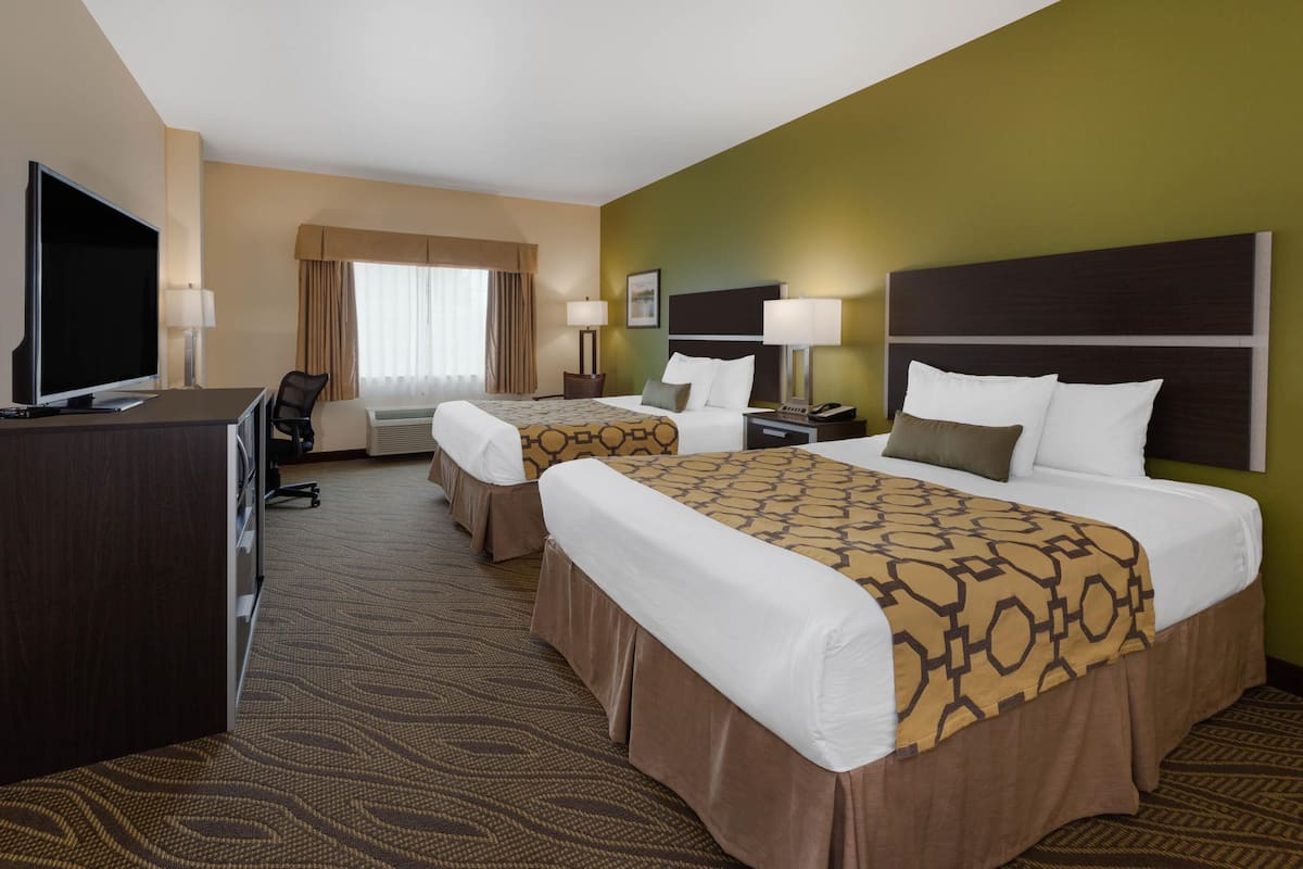 In-room safe, desk, iron/ironing board, free cots/infant beds