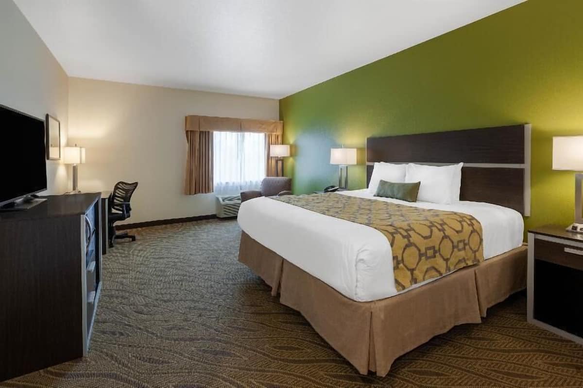 In-room safe, desk, iron/ironing board, free cribs/infant beds