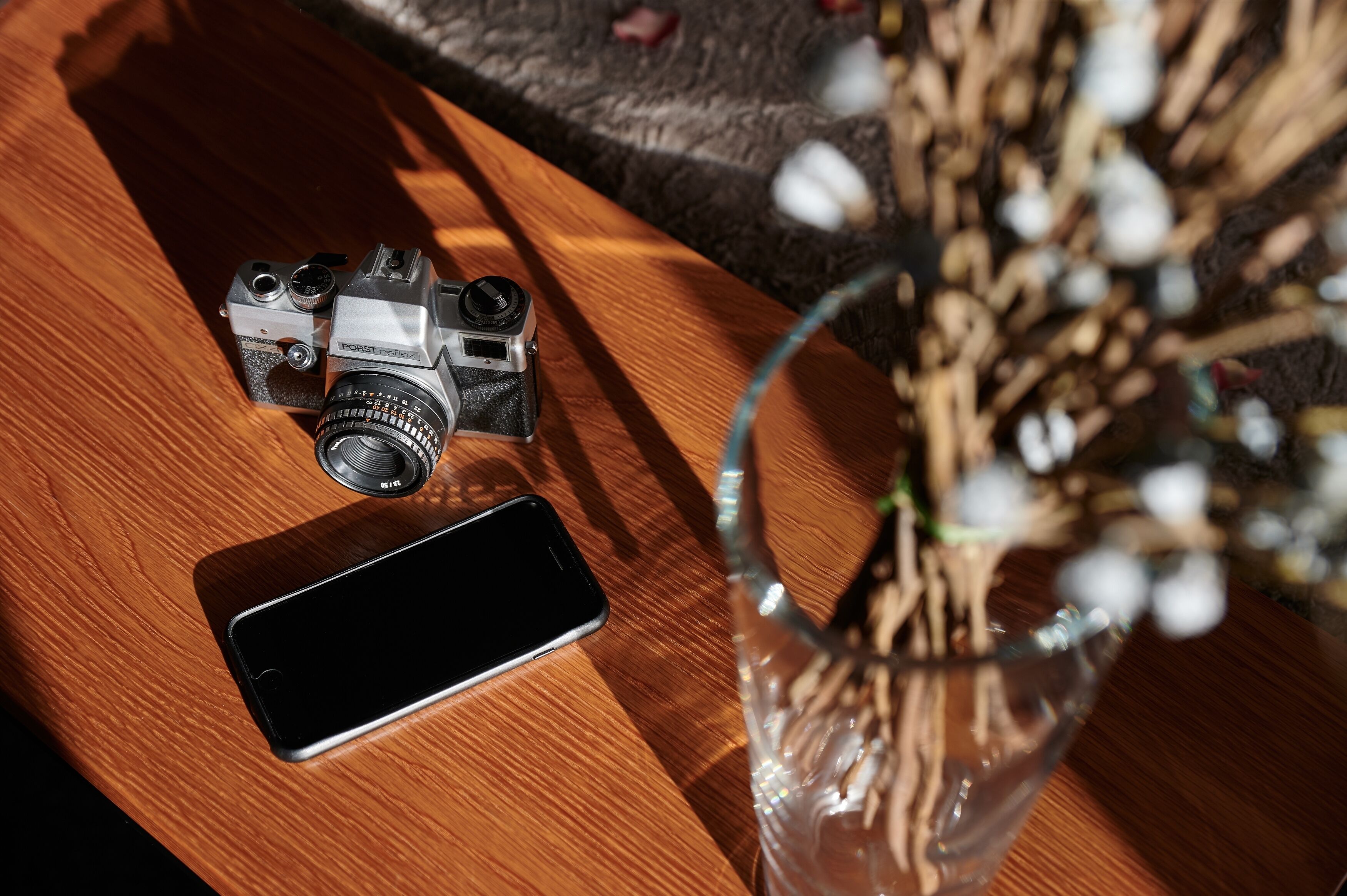 romantic suite, 1 king bed, bathtub | living area | tv, ipod dock