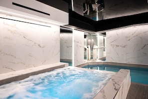 Baignoire à remous intérieure