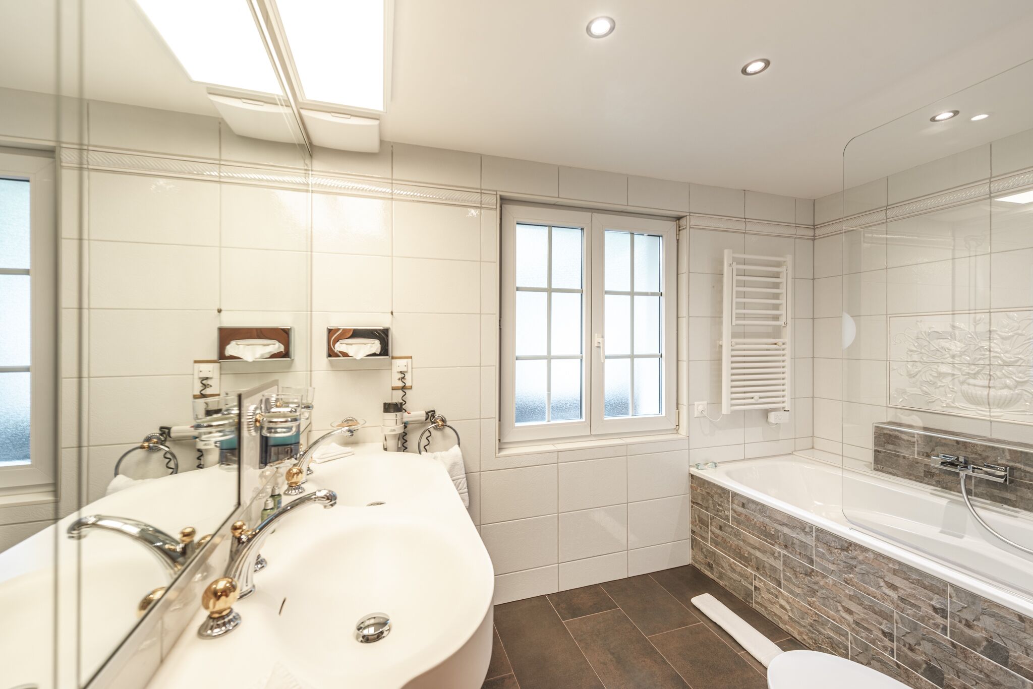 comfort double or twin room | bathroom | jetted bath, free toiletries, hair dryer, bathrobes