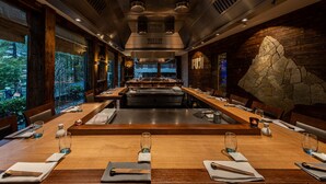 Déjeuner et dîner servis sur place