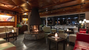 Bar lounge
