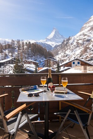 Suite, vue sur la montagne (Attic) | Vue de la chambre