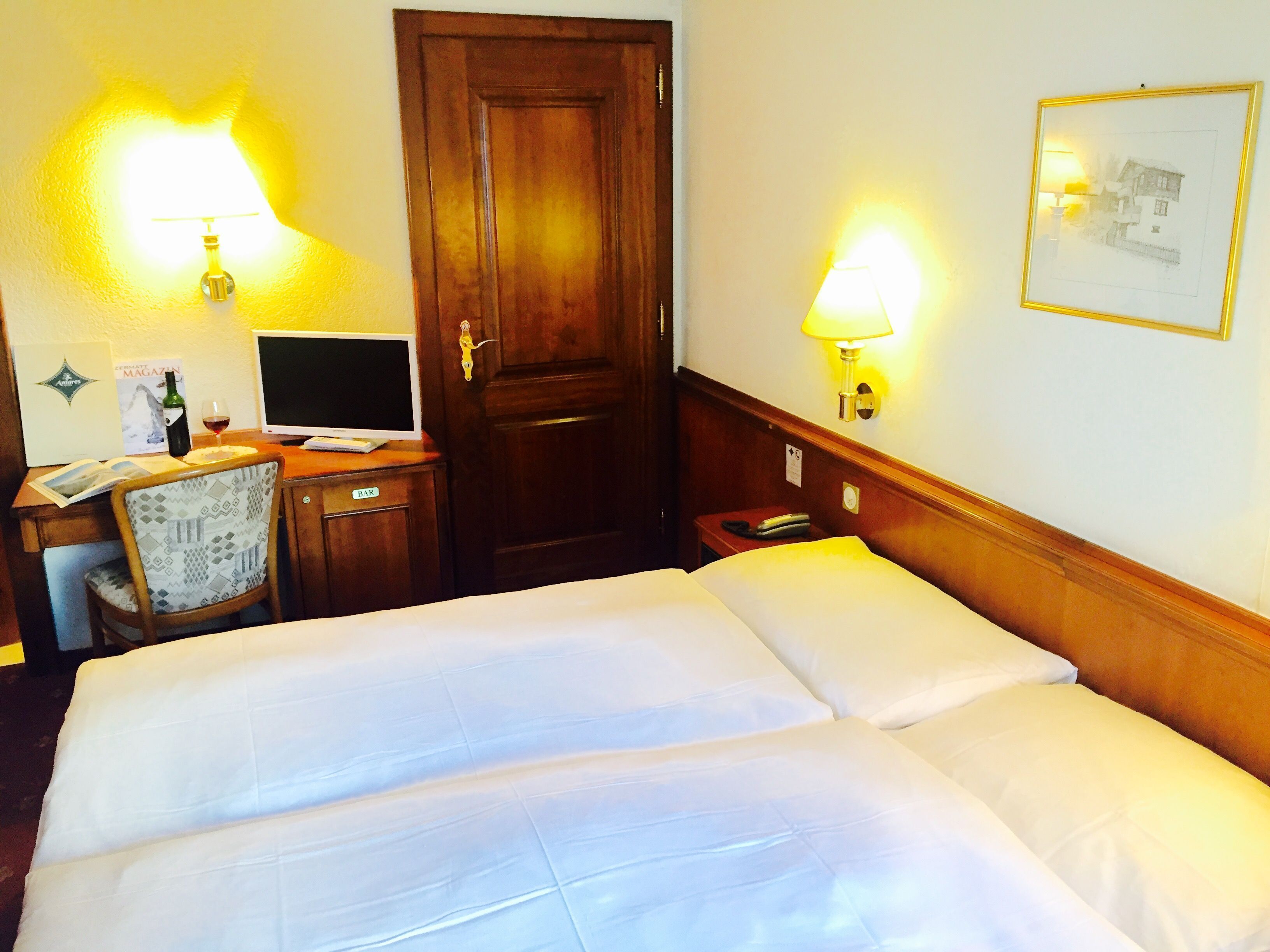 pillow-top beds, minibar, in-room safe, desk