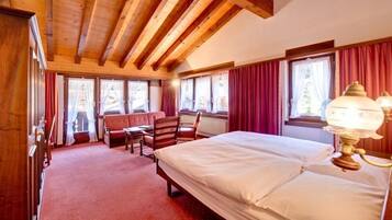 Minibar, in-room safe, blackout drapes, free cribs/infant beds