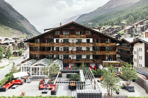 Vista frontal de la propiedad