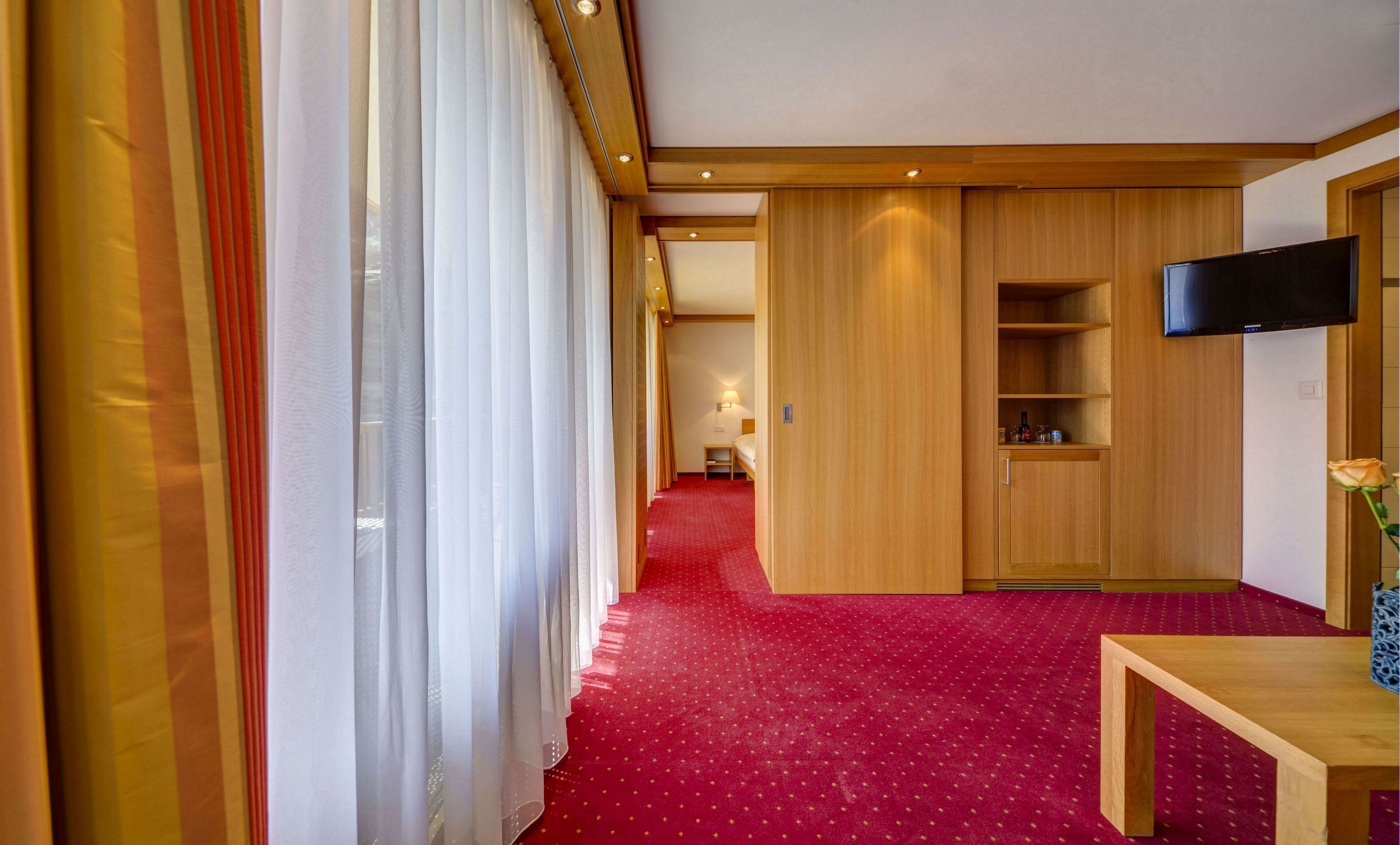 1 bedroom, minibar, in-room safe, desk