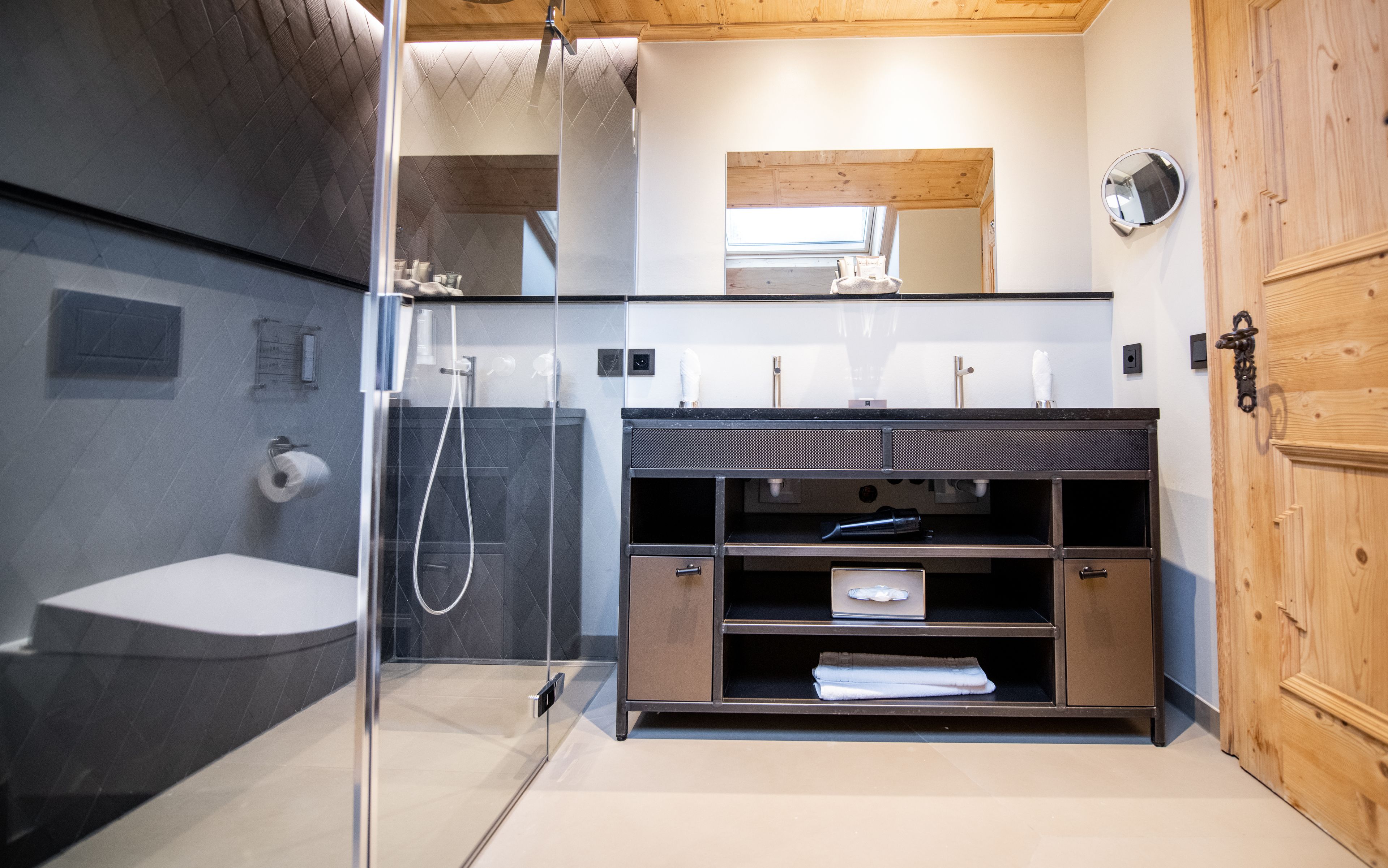 family suite | bathroom | combined shower/bathtub, free toiletries, hair dryer, bathrobes