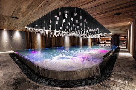 Indoor pool. Tradition Julen Hotel