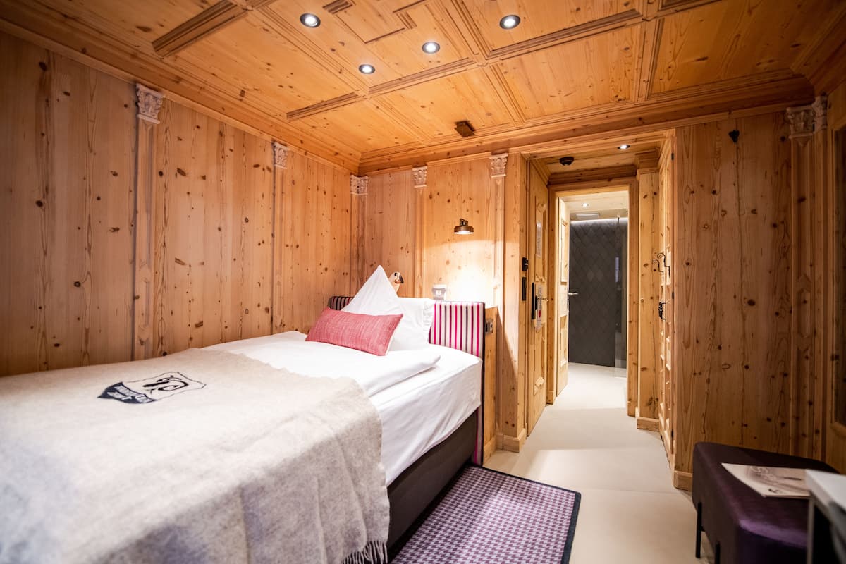 Single Room Chalet Style | Premium bedding, minibar (free items), in-room safe, desk