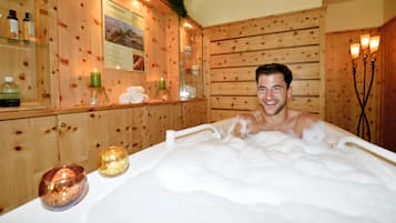 Salas de tratamientos para parejas, sauna, bañera de hidromasaje