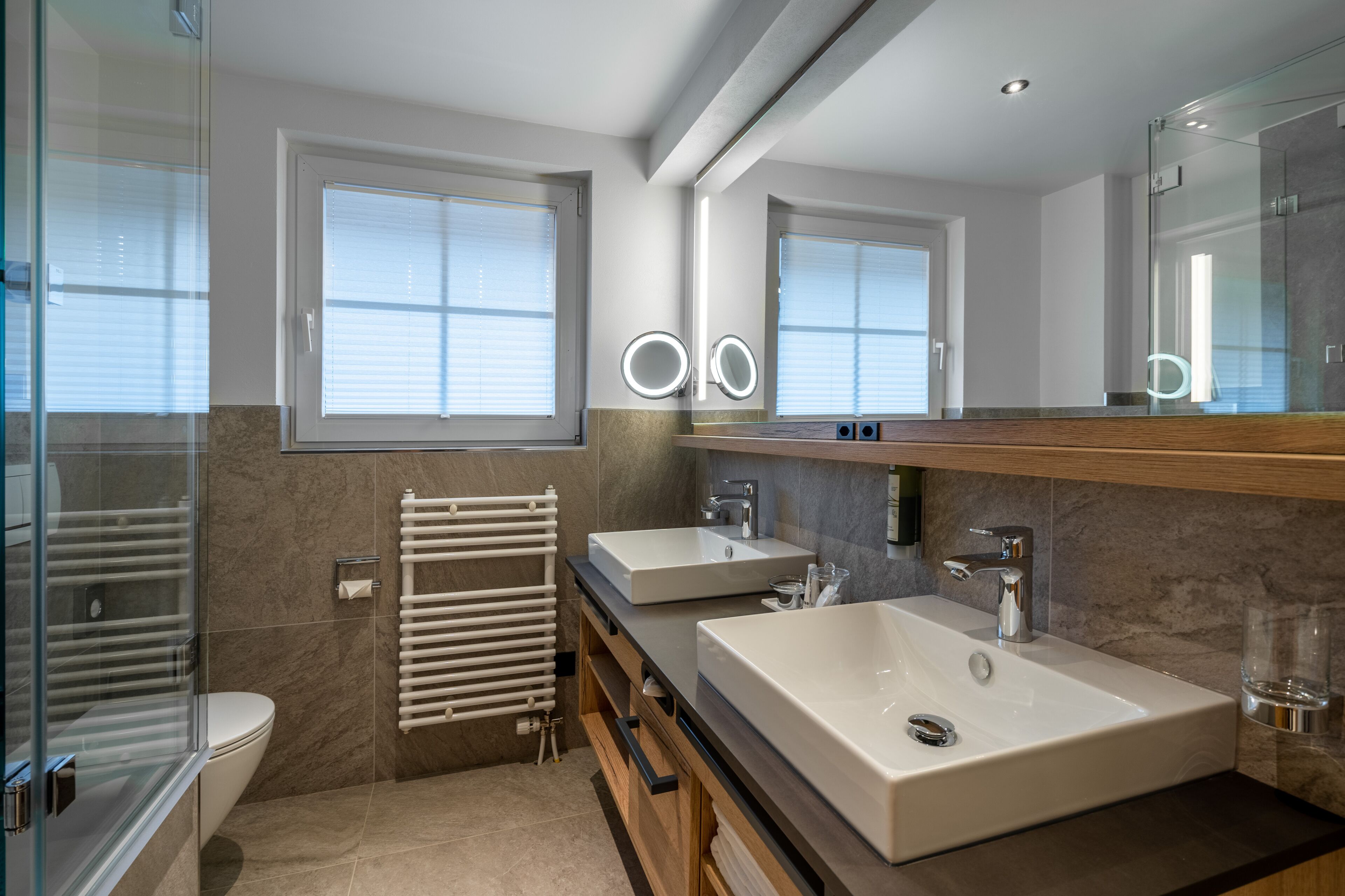 premium double room | bathroom | free toiletries, hair dryer, bathrobes, slippers