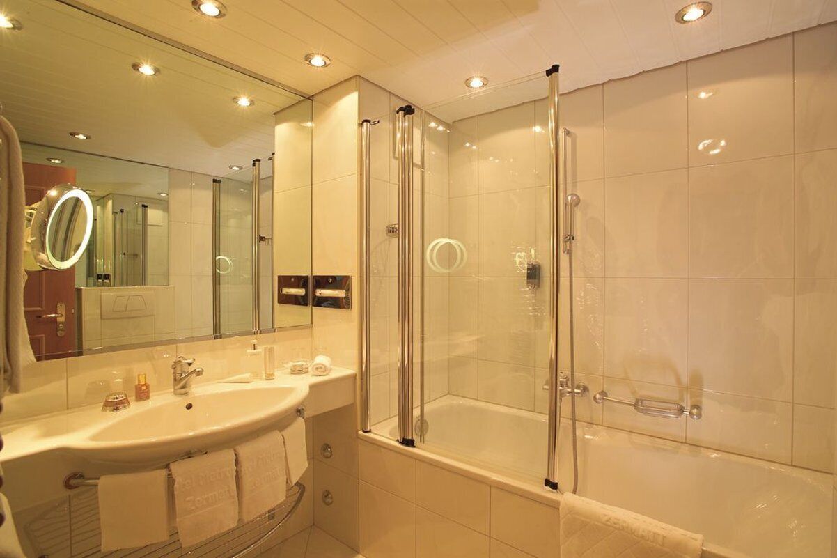 minibar, in-room safe, desk, blackout curtains