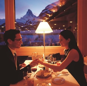 Breakfast and dinner served  - Hotel Metropol & Spa (Zermatt)