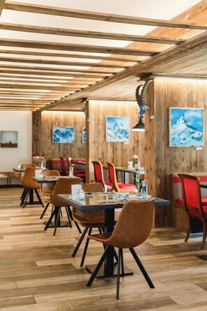 Free daily buffet breakfast - Hotel Daniela (Zermatt)