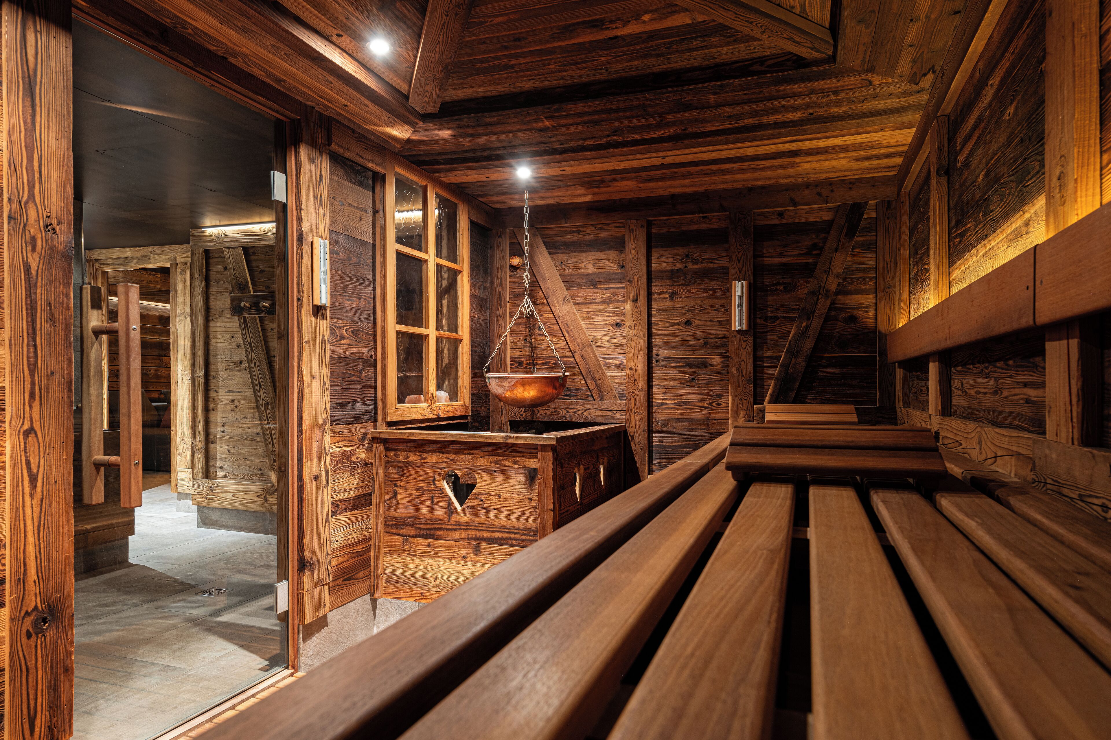 sauna, hot tub, steam room, hot stone massages, thai massages