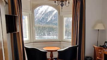 Superior Double Room, Lake View | Living area | TV