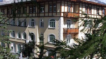 Mặt tiền nơi lưu trú