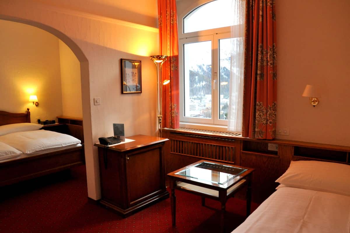 Triple Room | Minibar, in-room safe, desk, free WiFi