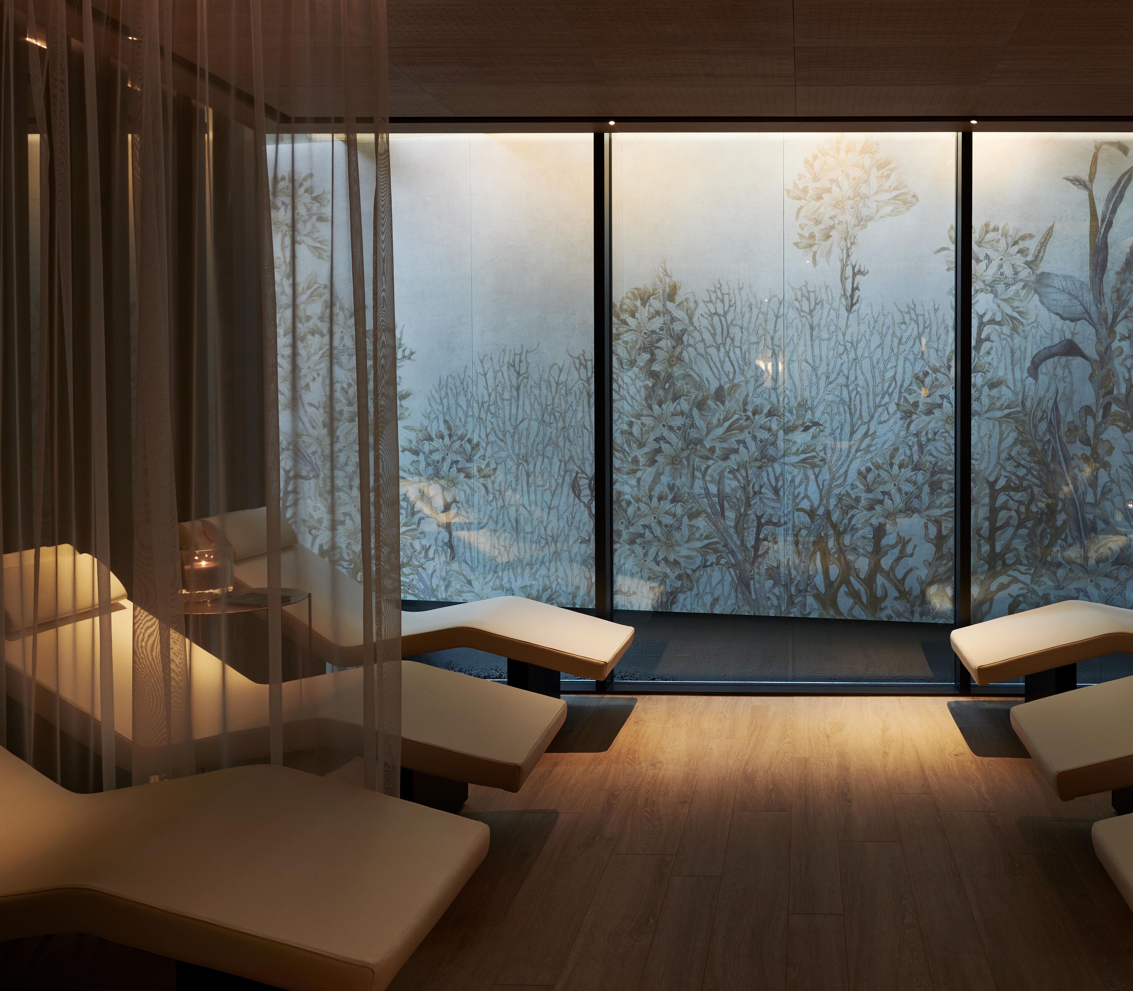 sauna, body treatments, hot stone massages, sports massages, body scrubs