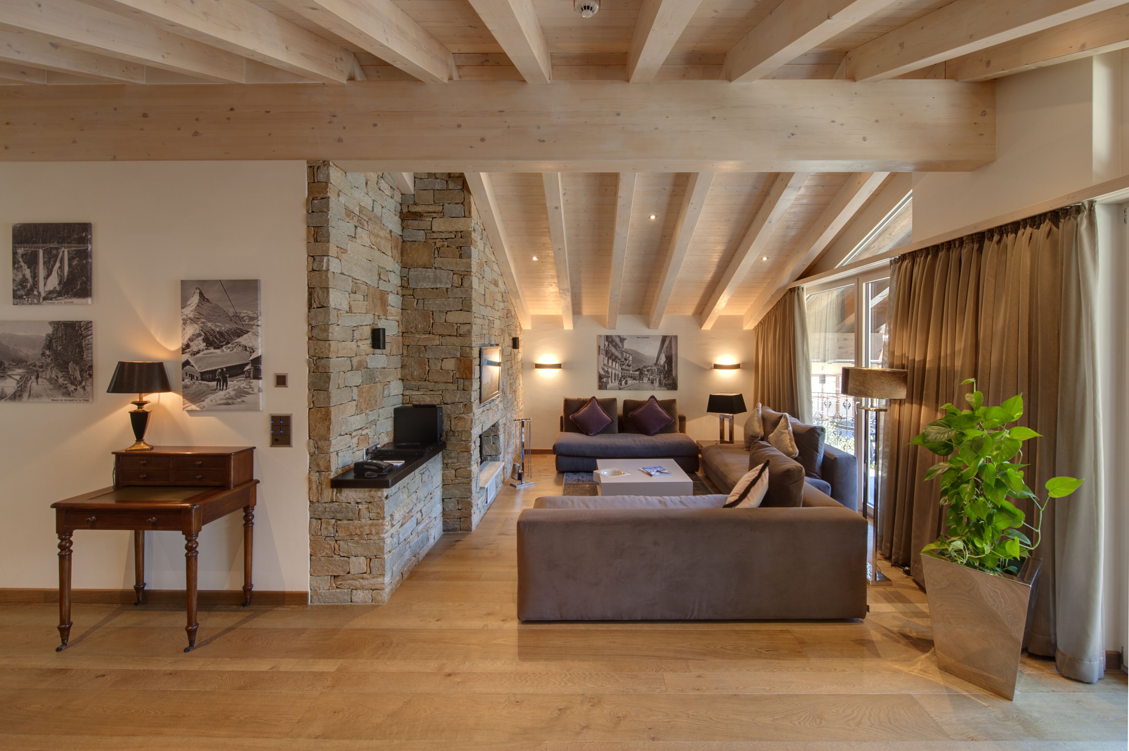 apartment (penthouse - cleaning every 3 days) | living area | 70-cm flat-screen tv with cable channels, tv, table football