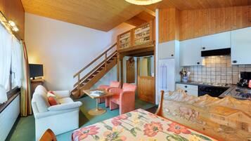 Minibar, in-room safe, individually decorated, individually furnished