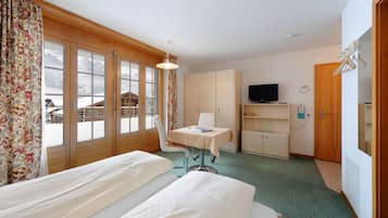 1 bedroom, minibar, in-room safe, individually decorated