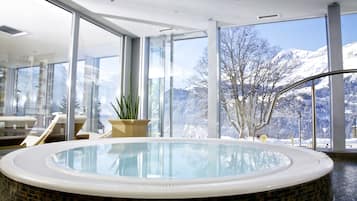 Indoor spa tub