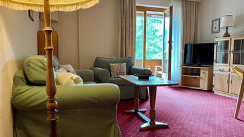 Chalet (Monch) | Living area | Flat-screen TV