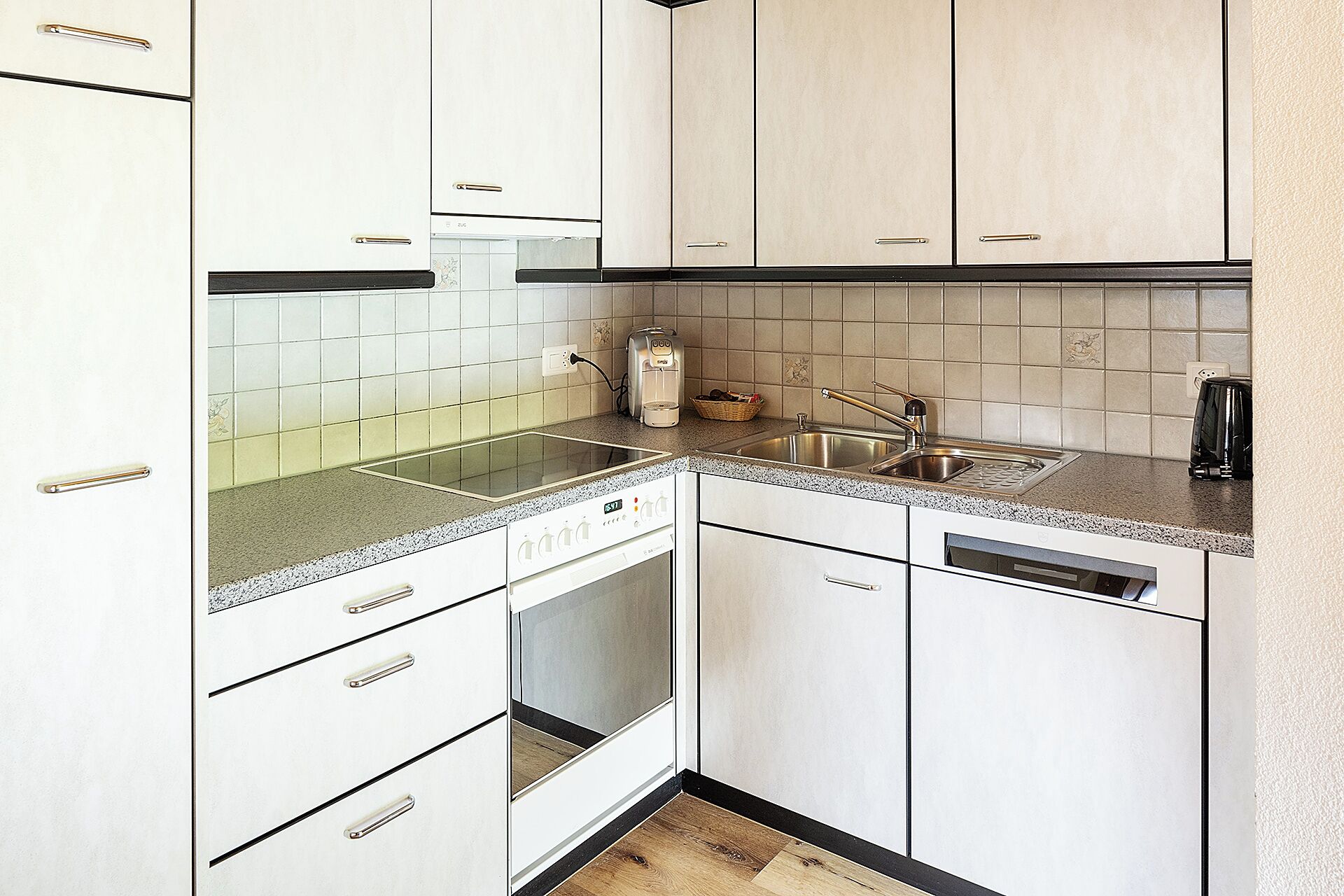 comfort apartment, 1 bedroom, balcony, hill view | private kitchen | espresso maker, coffee/tea maker, electric kettle