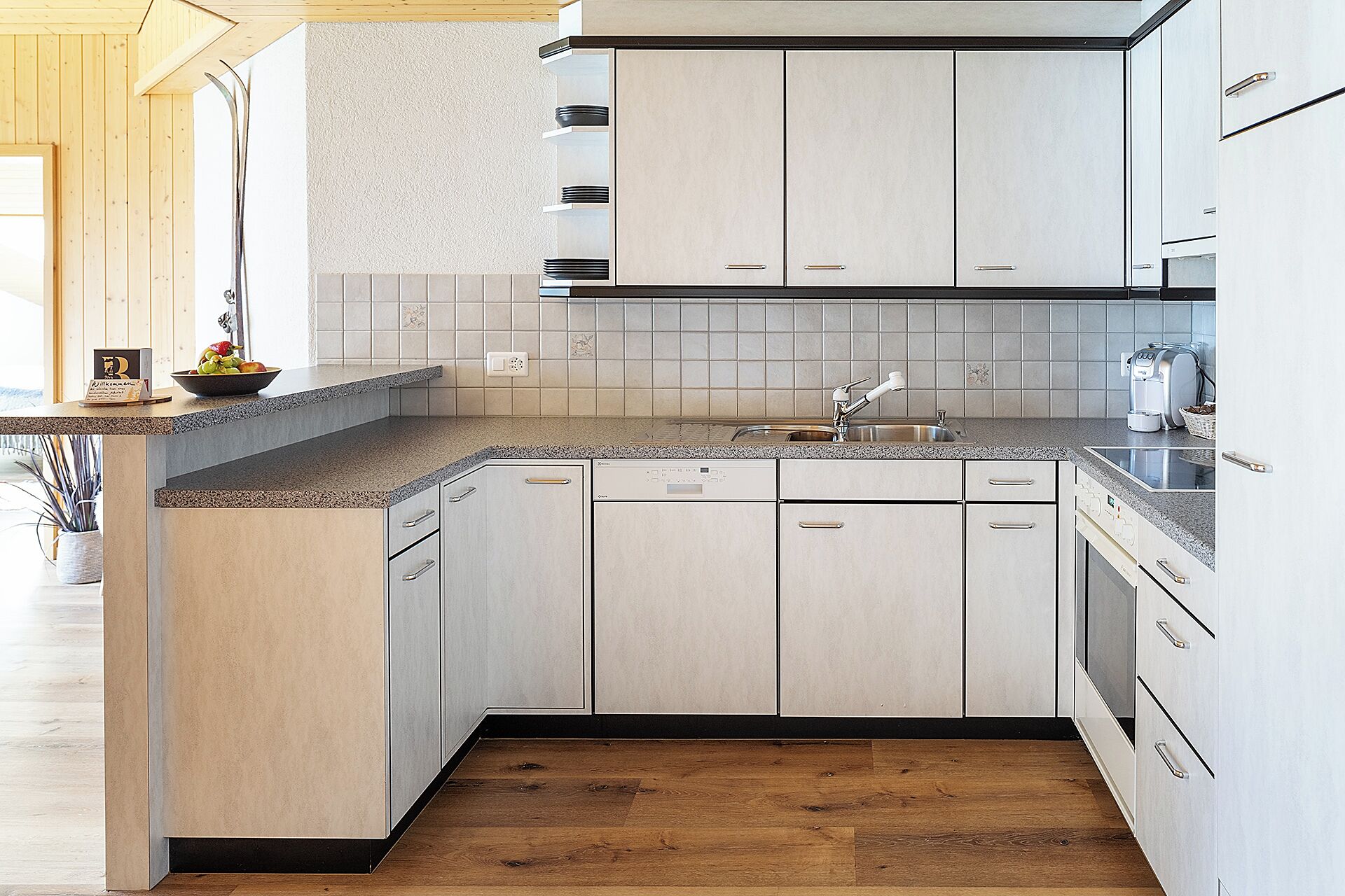 comfort apartment, 2 bedrooms, balcony, mountain view | private kitchen | espresso maker, coffee/tea maker, electric kettle