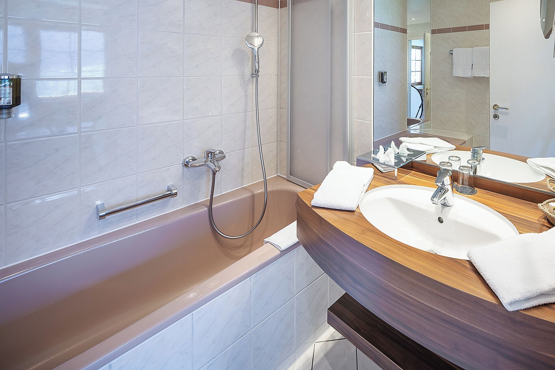 junior suite, balcony, hill view | bathroom | combined shower/bathtub, deep-soaking bathtub, free toiletries