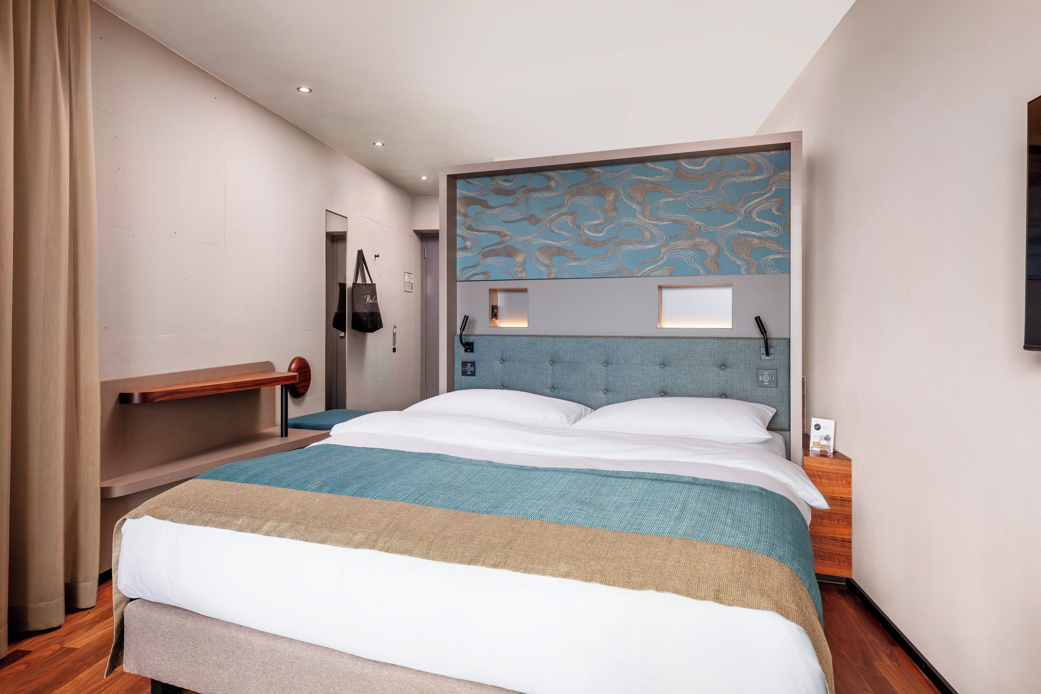 Lifestyle Room with Lake View | Premium bedding, minibar (some free items), in-room safe, desk