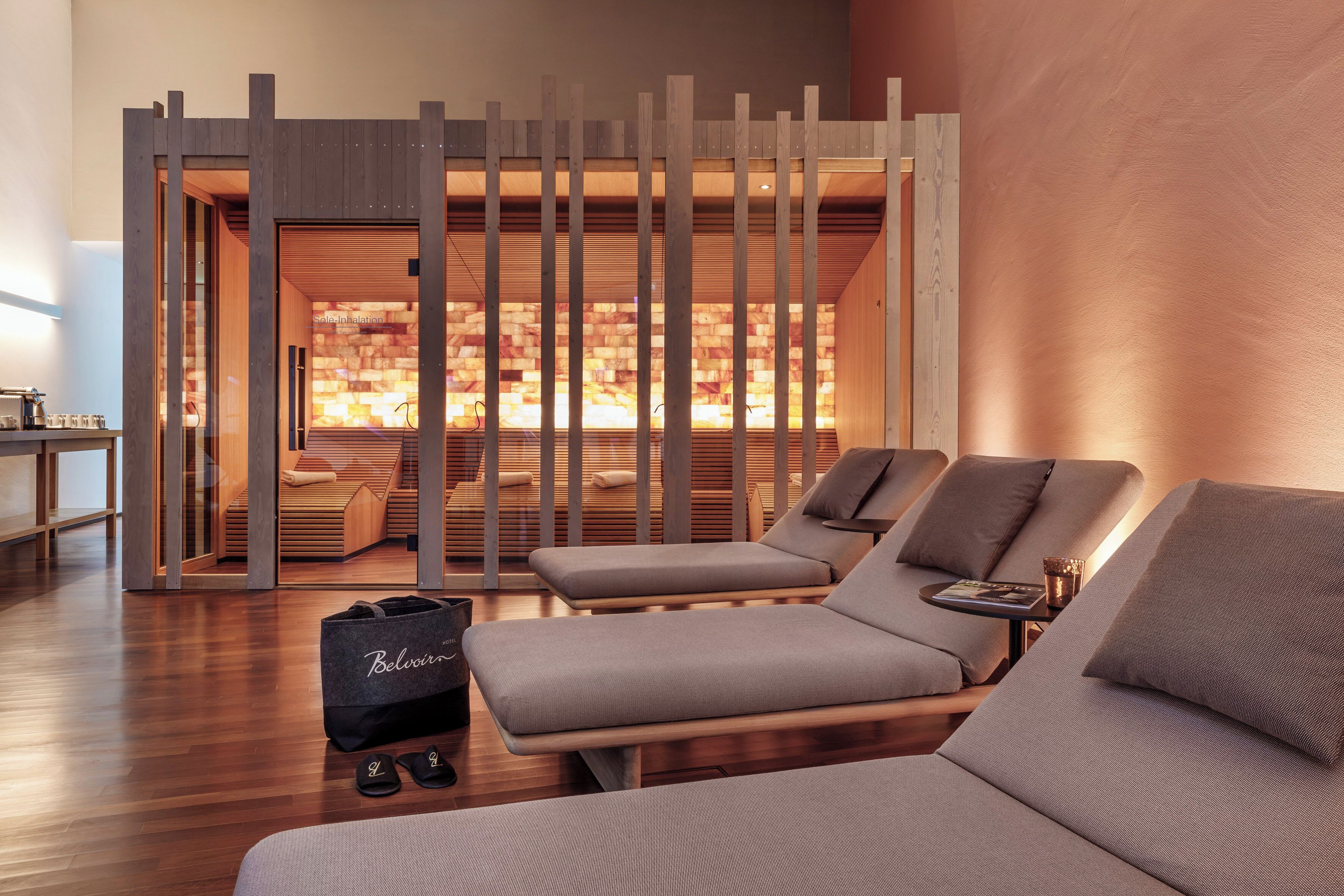 Sauna, Whirlpool, Dampfbad, Massageanwendungen