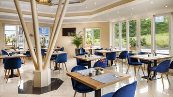 Termasuk sarapan bufet setiap hari