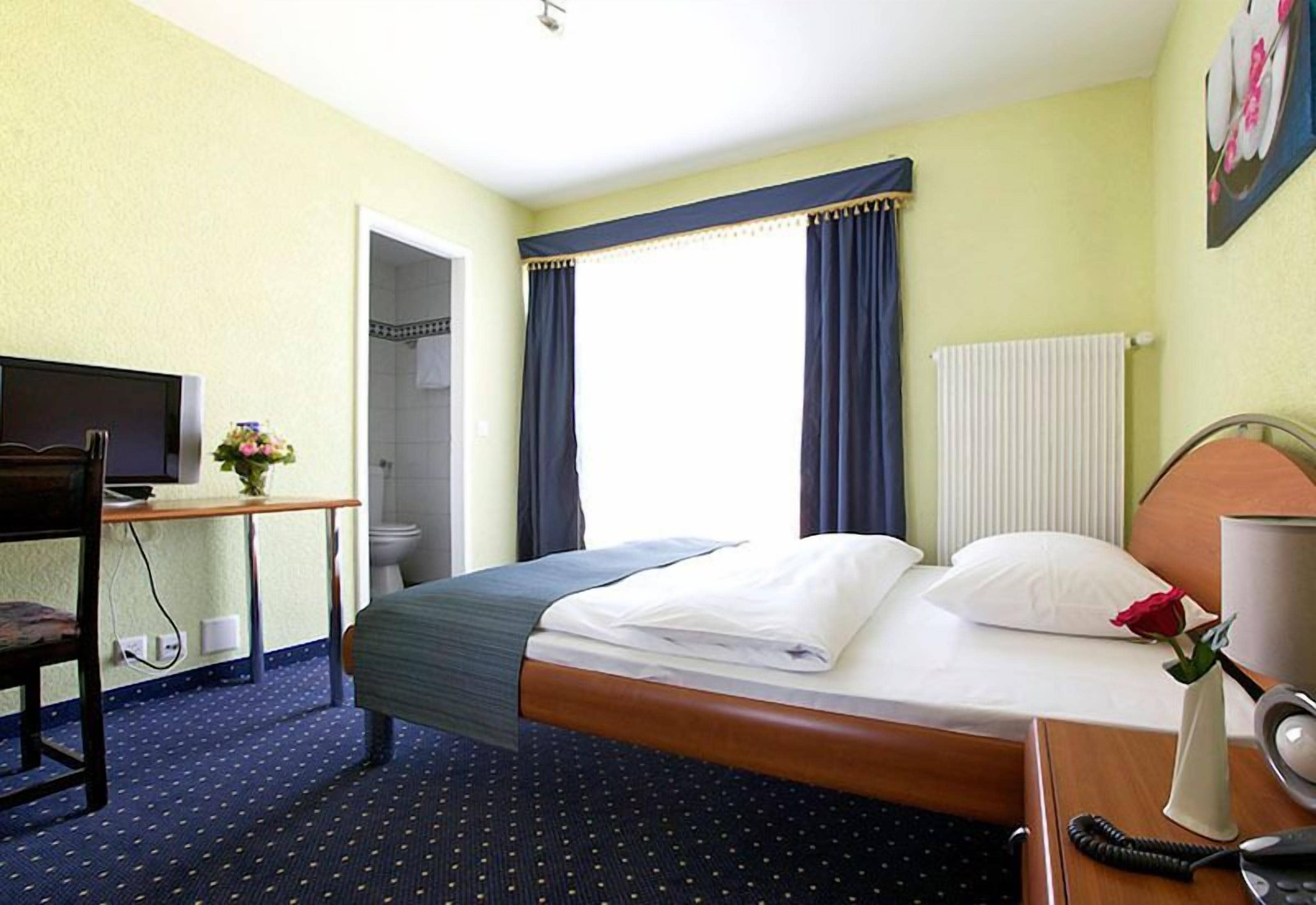 comfort single room | 1 bedroom, in-room safe, individually furnished, desk