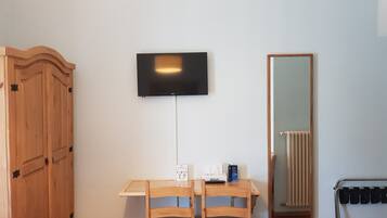 Twin Room | In-room safe, desk, soundproofing, iron/ironing board