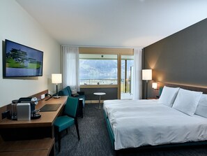 Premium Lakeside Double Room | Premium bedding, free minibar, in-room safe, desk - Belvédère Strandhotel (Spiez)