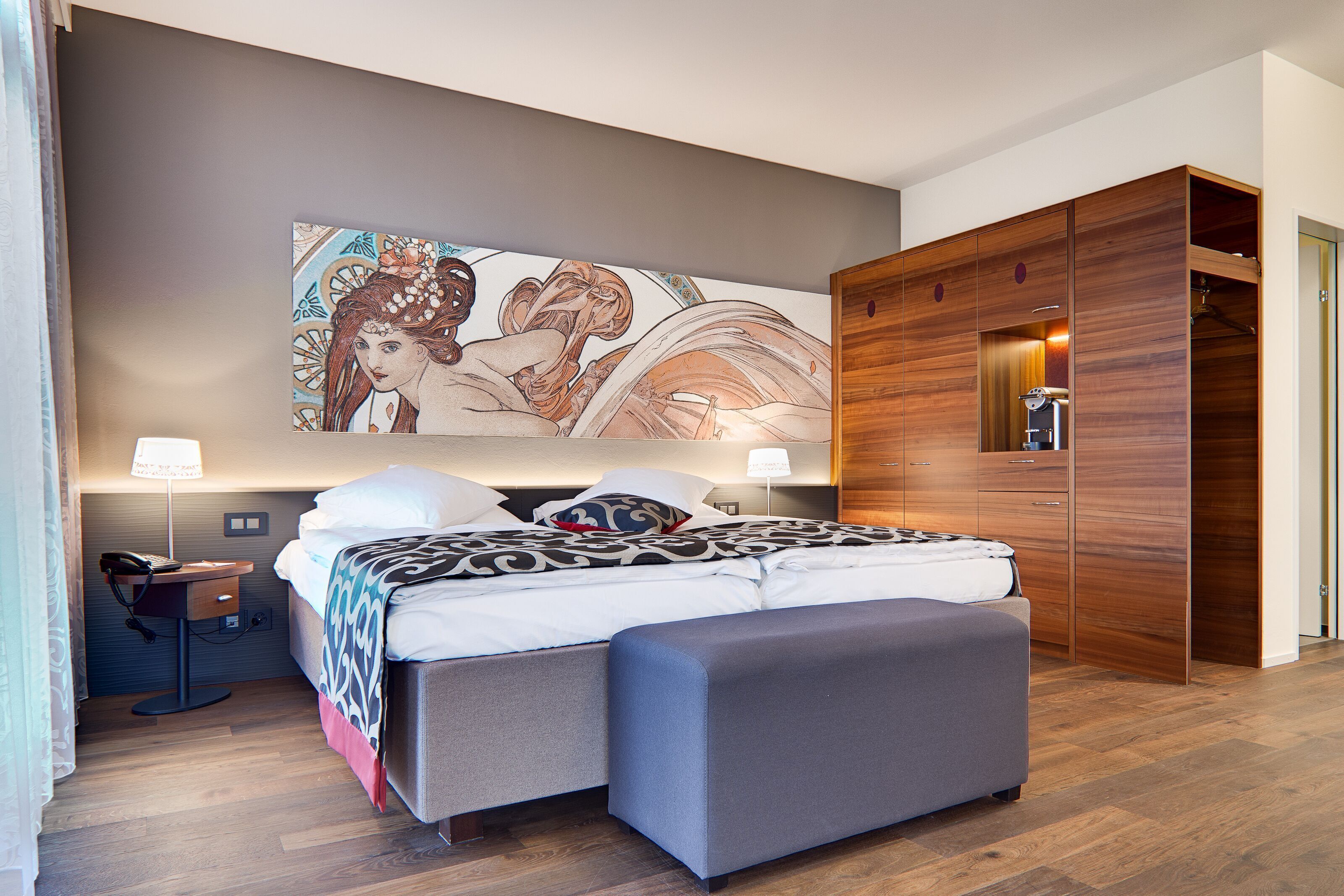 Premium bedding, free minibar, in-room safe, desk