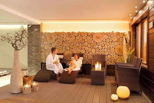 双人护理室、桑拿、身体护理、热石按摩、产前按摩、运动按摩