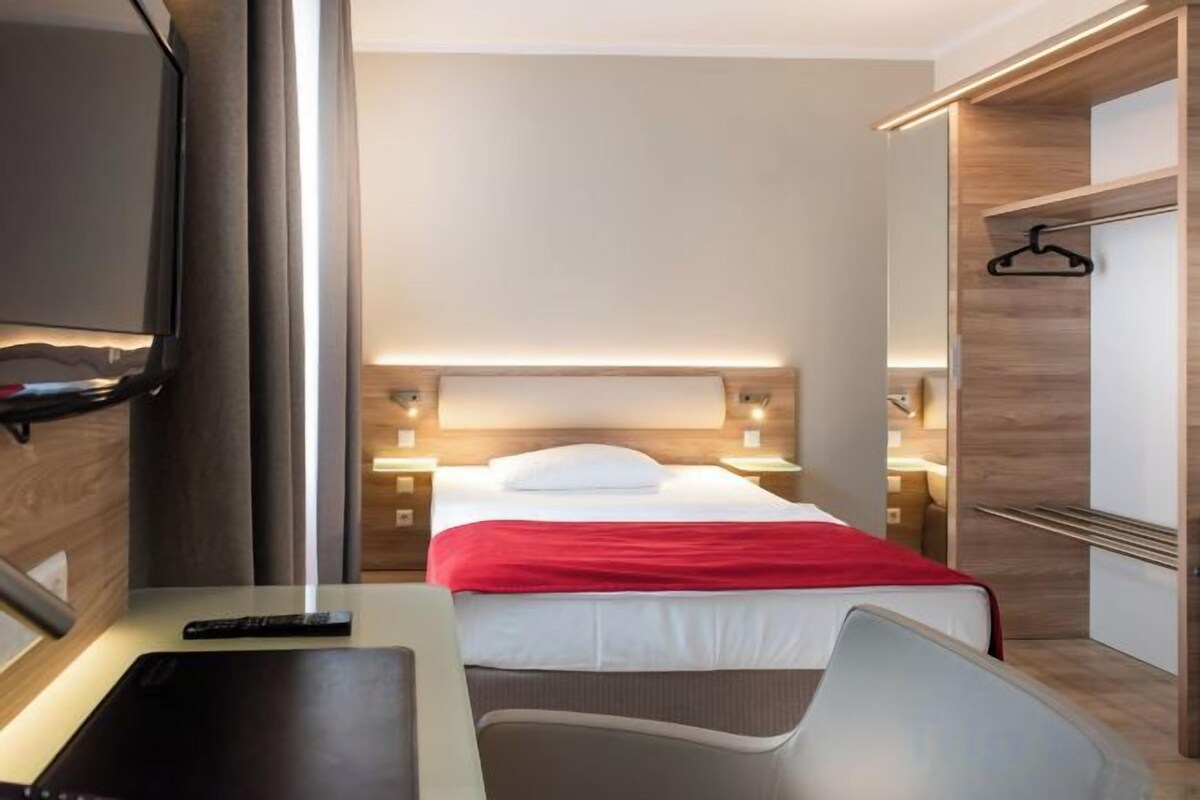 Business Single Room