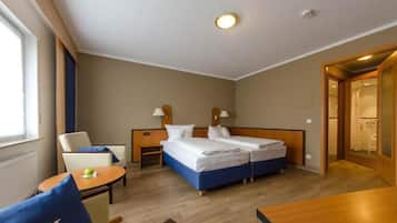 Standard-Doppelzimmer, barrierefrei, Blick auf den Innenhof | Internetzugang